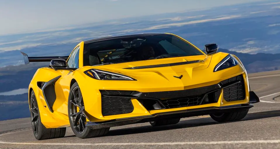 Introducing the 2025 Chevy Corvette ZR1 (Big News in the Car World)